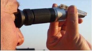 How to use hand held refractometer