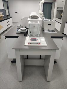 non-vibrating weighing table